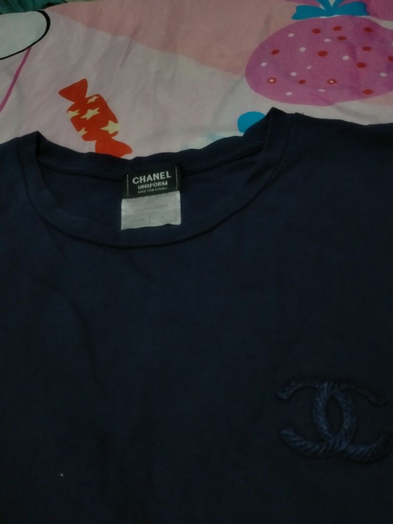 Chanel Uniform Navy Blue T-Shirt (Category: Shirts) located in Bulacan. Submitted by rathrifts01 (Listing ID 1461689404, Image 2). Description: EXCELLENT CONDITION SIZE SMALL ON THE TAGS DIMES 17.5 X 22 COLORATE 9.5/10 NO ISSUE 999PHP PLIS SHIPPING FEE ONLY.
