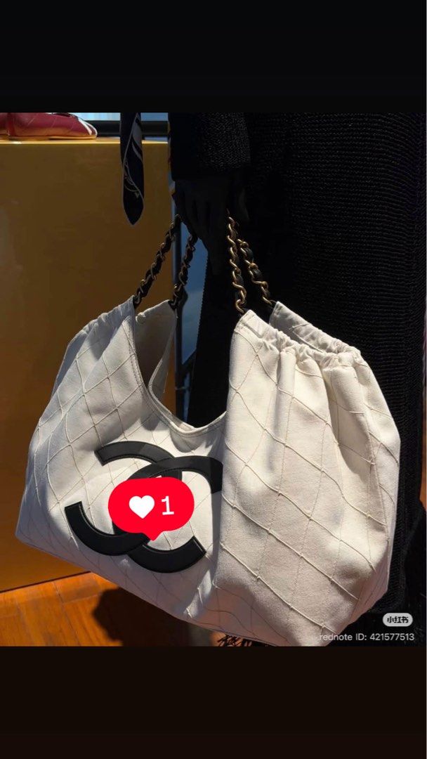Chanel white tote bag (GWP) (Category: Tote Bags) located in Manila. Submitted by hnnhsrmnt (Listing ID 1461622325, Image 2). Description: Bnew—message me for actual photo..