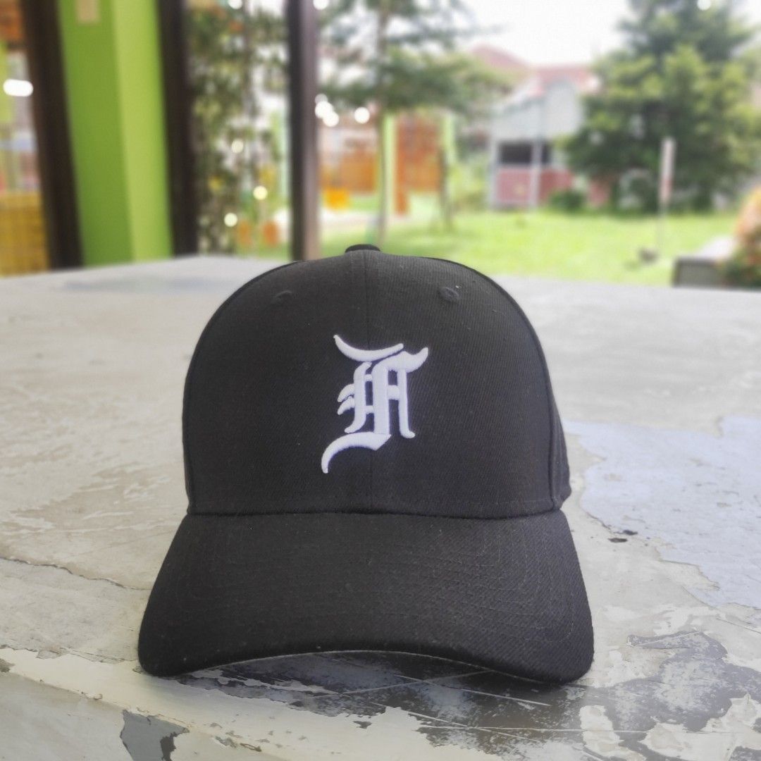 Chicago White Sox 9FORTY Adjustable Hat (Category: Caps & Hats) located in Manila. Submitted by jarome_ (Listing ID 1461611898, Image 1). Description: White Sox HQR quality ₱399 shipped As New Hindi nagamit halos 📍meet up or ship North Caloocan Loc.