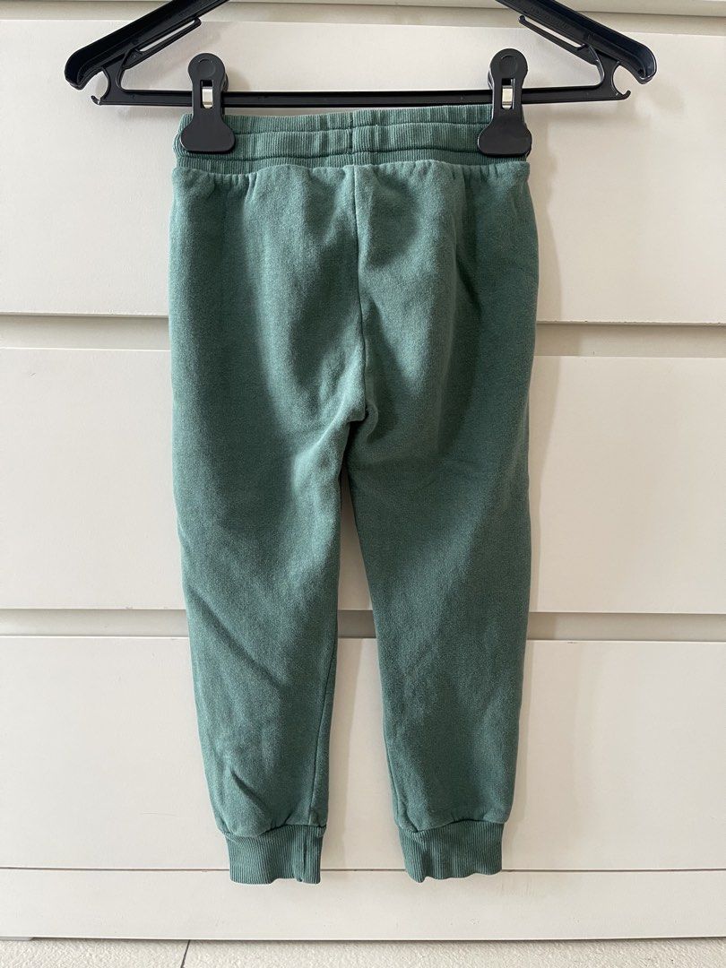 3 sets Children's Joggers H&M (Category: Babies & Kids Fashion) located in Quezon City. Submitted by basicsandessentials (Listing ID 1461619805, Image 2). Description: - Set of 3 children's joggers - intact elastic waistband with working drawstring - with side pockets - Cuffed ankles for a snug fit - easy to wear H&M size EUR 110 on tag/ UK 4-5Y Flat measurements: Waist: 9-12inches Length: 24inches Message me for more photos MOP:Bank transfer/ GC