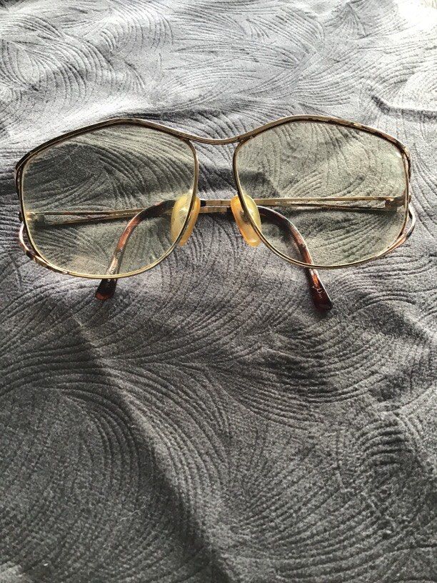 Christian Dior authentic (Category: Sunglasses & Eyewear) located in Baguio. Submitted by agozun61 (Listing ID 1461596087, Image 1). Description: Authentic Christian Dior made in Austria .Gold plated.issue may mababang grado Ang lens..
