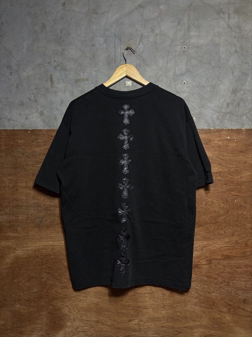 Chrome Hearts Shirt (Category: Tshirts & Polo Shirts ) located in Aparri. Submitted by bry_thrifts (Listing ID 1461727295, Image 2). Description: Width: 22” Length: 29” Color rate: 10/10 Condition: 9.8/10 Issue: pinhole and minimal discoloration on neck.