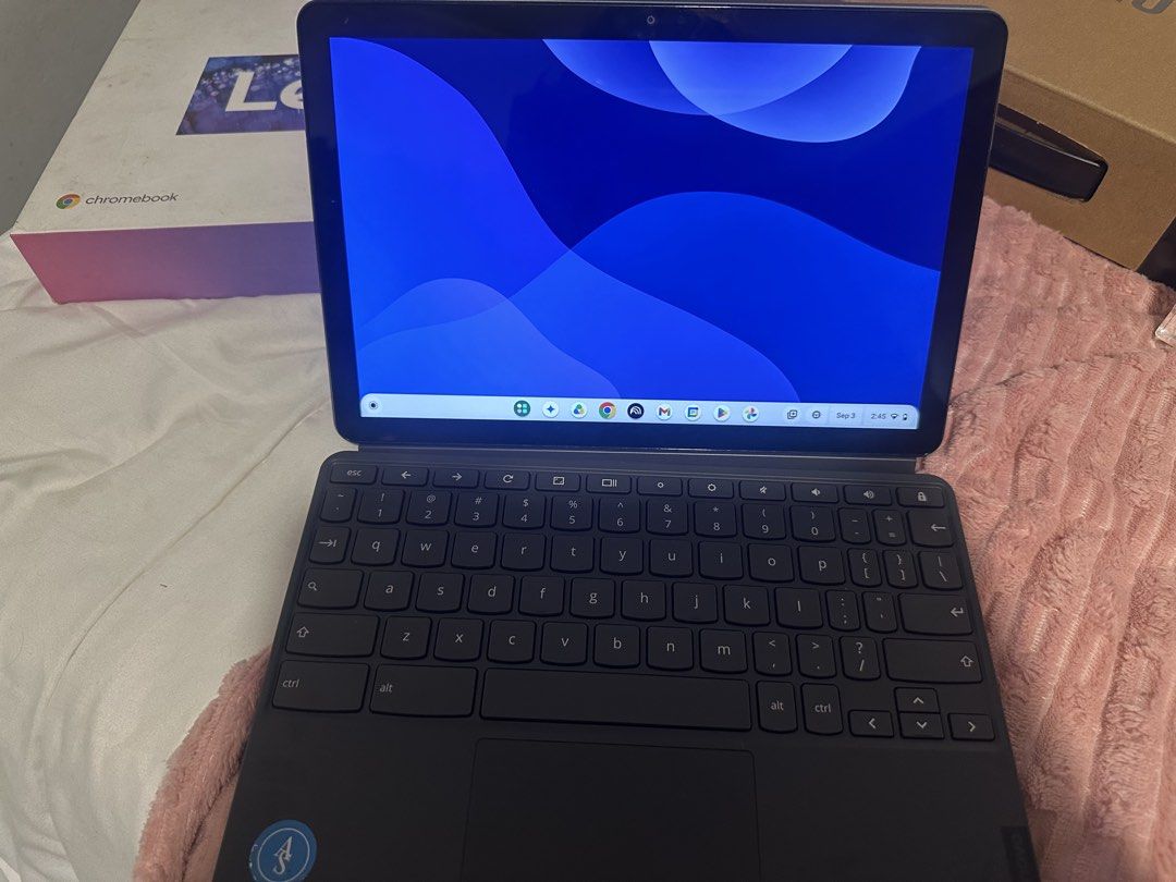 Chromebook (Category: iPad) located in Pasig City. Submitted by naaomiyu (Listing ID 1461711890, Image 3). Description: .