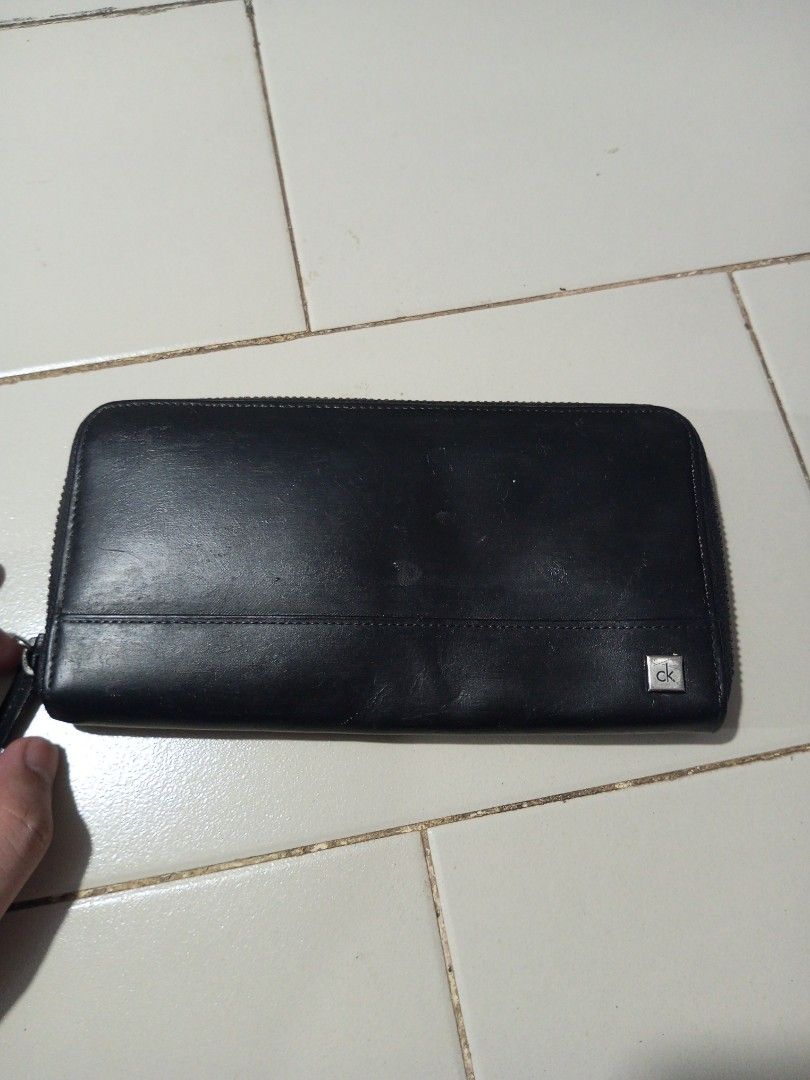 Ck Long wallet (Category: Luxury Bags & Wallets) located in Infanta. Submitted by joeruarigato (Listing ID 1461698660, Image 1). Description: .