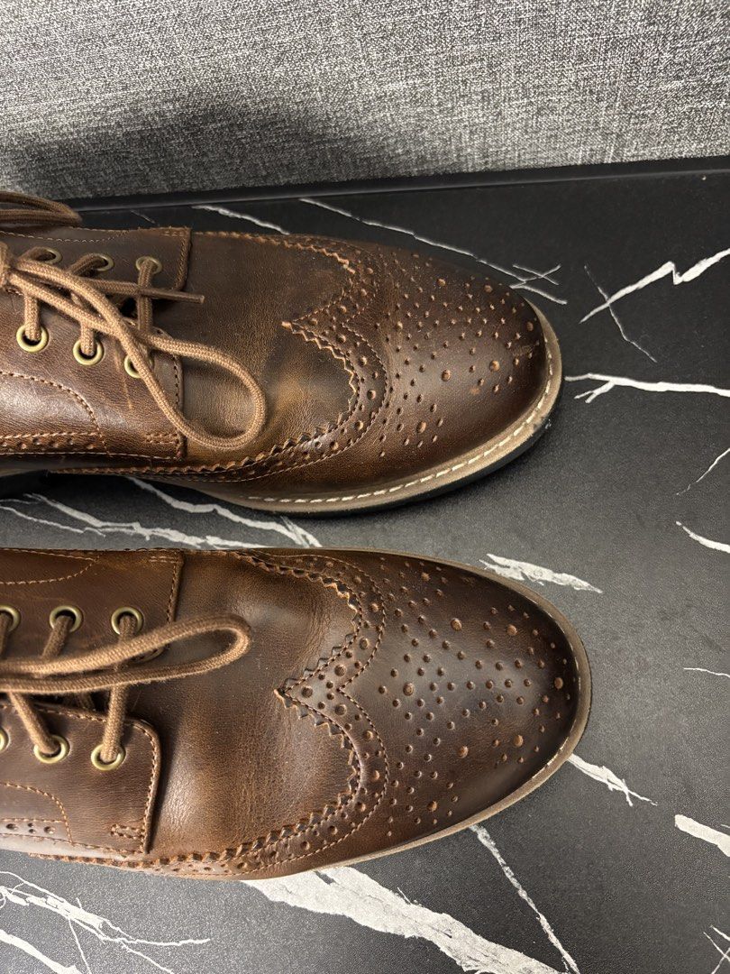 Clarks Batcombe Wing Derby Shoes (Category: Dress Shoes) located in San Fernando. Submitted by kayemanalac_05 (Listing ID 1461596843, Image 3). Description: .