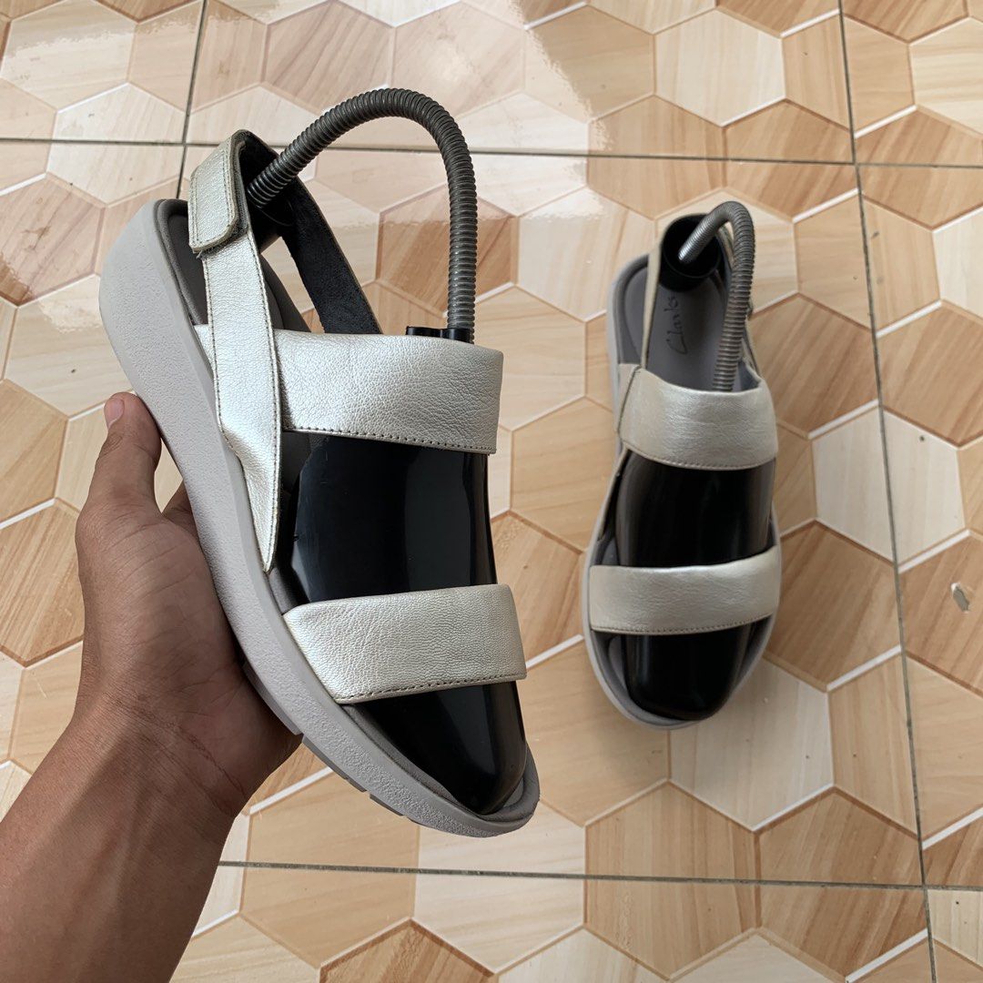 Clarks Sandal❗️ (Category: Sandals) located in Cebu City. Submitted by darrylopon12219 (Listing ID 1461597759, Image 1). Description: Orig💯 Excellent Condition Minor sing of usage Size 7 Eur 37-38 📍 CONSOLACION, CEBU ‎🚚 ship via J&T ‎DM NOW📩.