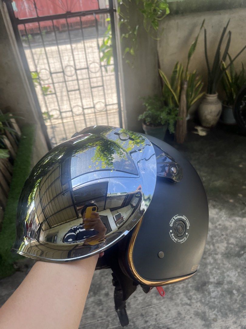 Classic helmet (Category: Announcements) located in Manila. Submitted by astro.gabo1 (Listing ID 1461636633, Image 1). Description: Medium size classic helmet 2x lang nagamit.