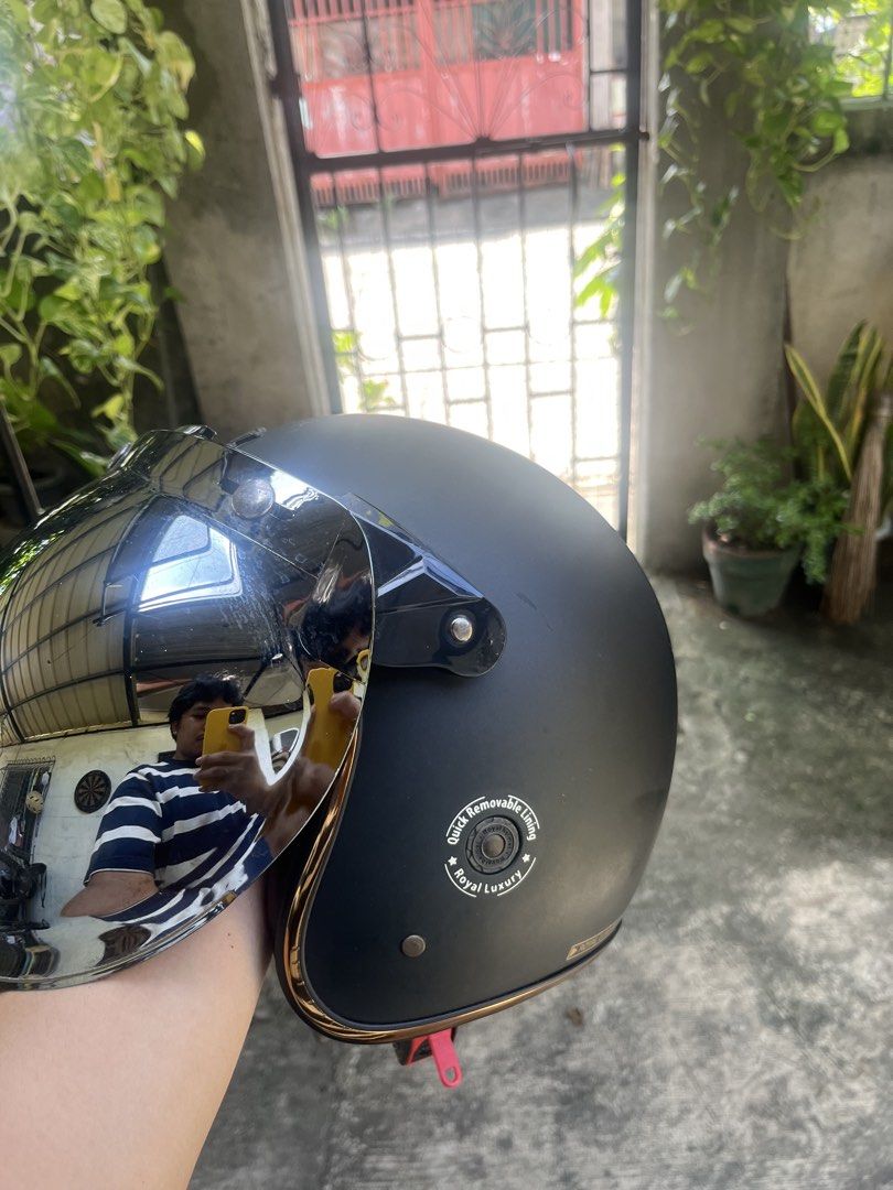 Classic helmet (Category: Announcements) located in Manila. Submitted by astro.gabo1 (Listing ID 1461636633, Image 3). Description: Medium size classic helmet 2x lang nagamit.