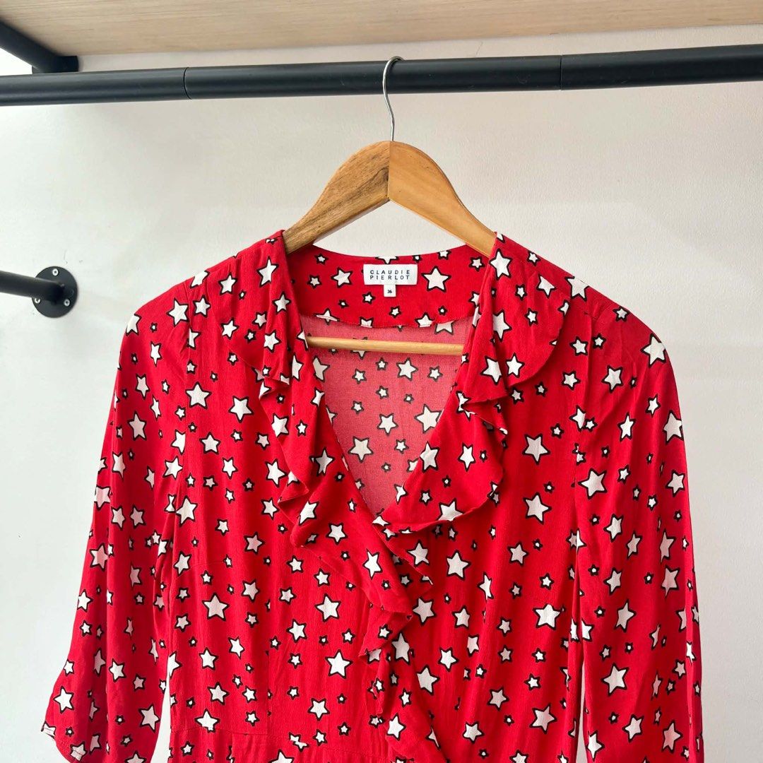 Claudie Pielot Ring star dress (Category: Dresses) located in Bambang. Submitted by heats777 (Listing ID 1461634965, Image 1). Description: Excellent condition No issues Size: 36 on tag.