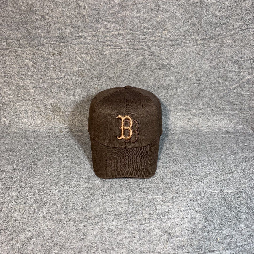 Close-cap MLB (Category: Caps & Hats) located in Manila. Submitted by gerardaji7668 (Listing ID 1461709742, Image 1). Description: .