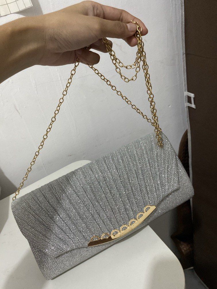 Clutch Bag (Category: Clutches) located in Echague. Submitted by declutters2026 (Listing ID 1461663515, Image 2). Description: used once during an event.
