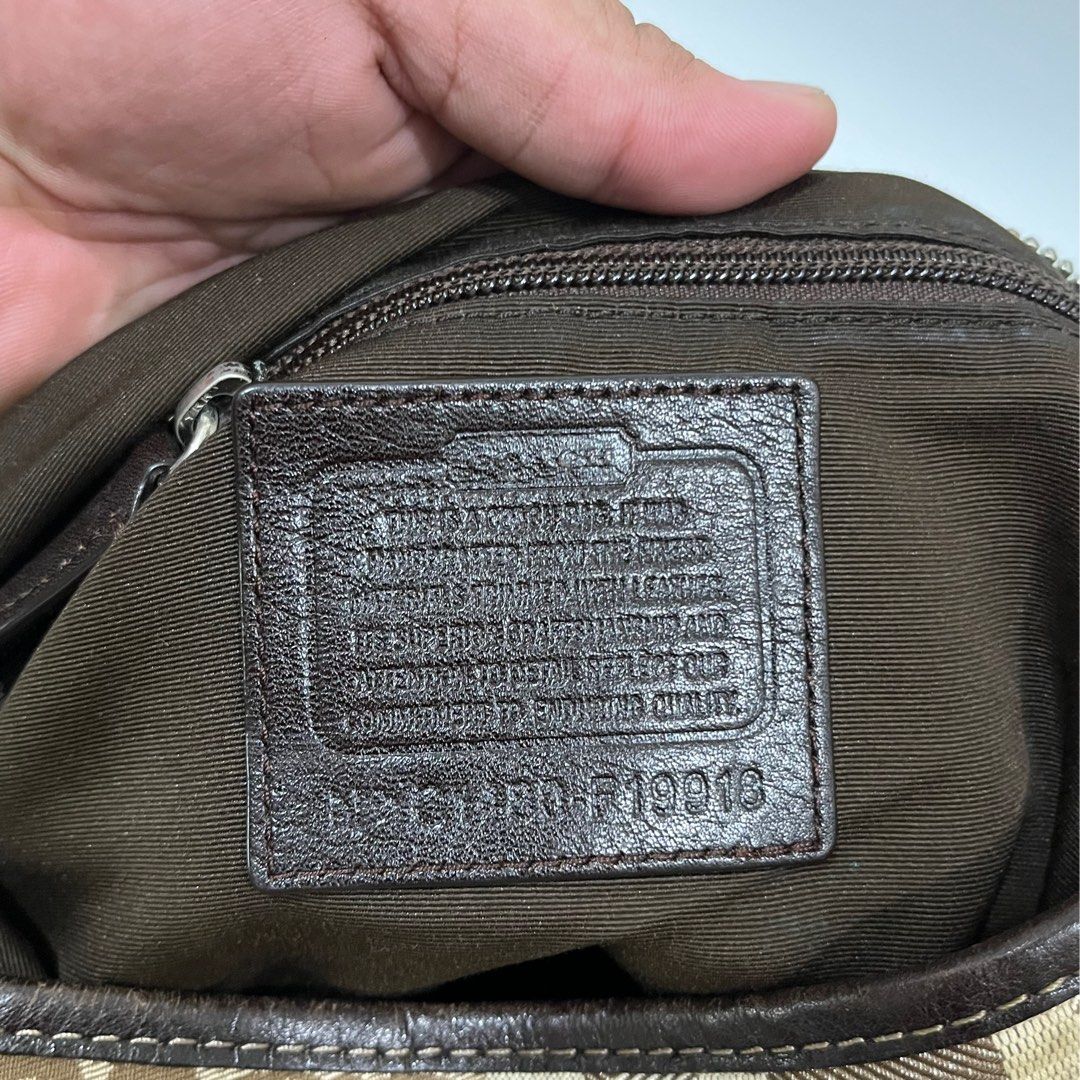 COACH - LEGACY STRIPE SHOULDER/SLING BAG (Category: Shoulder Bags) located in Lucena. Submitted by southsidekartell (Listing ID 1461704033, Image 2). Description: IN GREAT CONDITION ISSUE HAVE SOME MINIMAL SIGNS OF USAGE SCRATCHES ON THE EDGES NEEDS CLEANING ALSO .