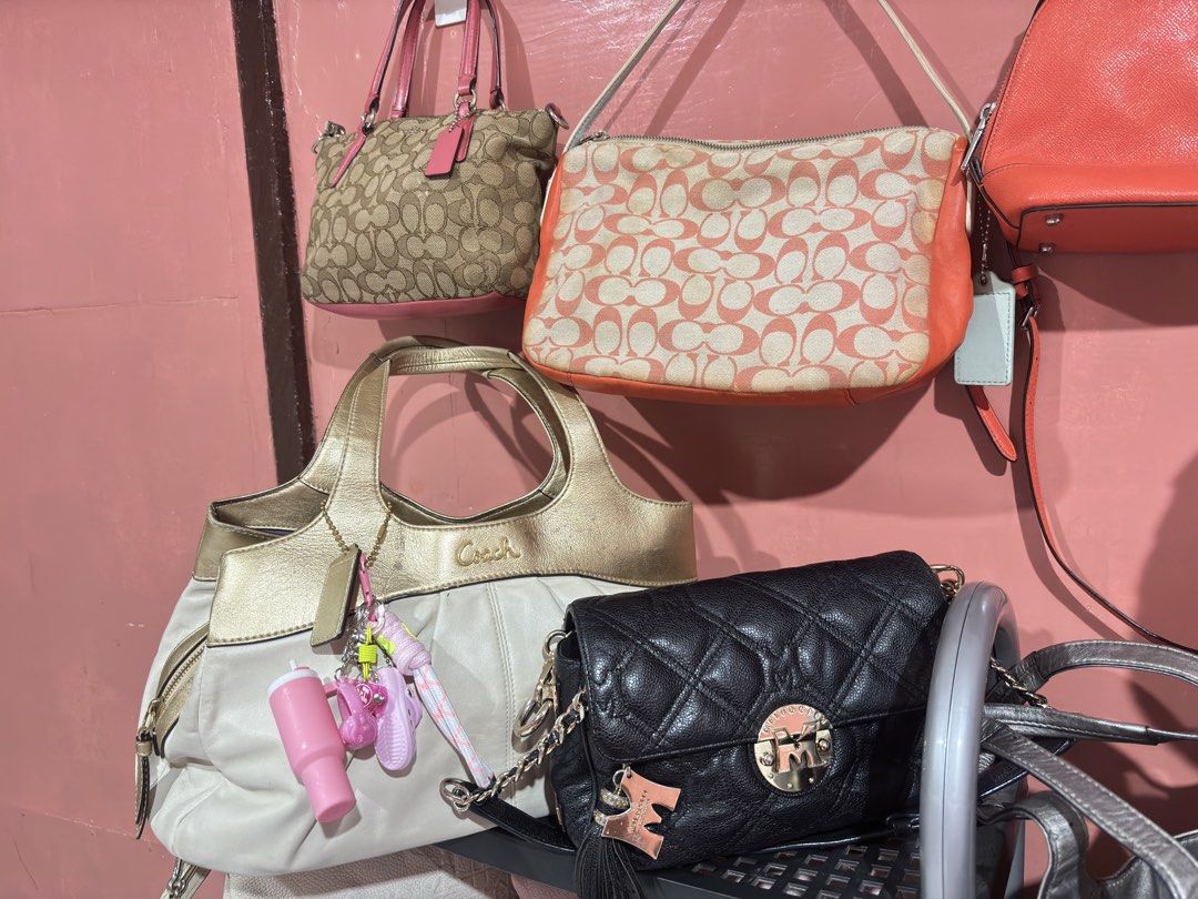 Coach bags shoulder (Category: Shoulder Bags) located in Mandaue City. Submitted by angeloysug24515 (Listing ID 1461641565, Image 2). Description: 999-3.5k nego pa We can transact sa blue app.