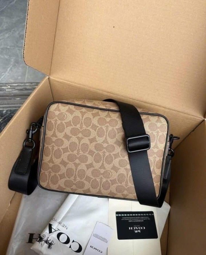 COACH COLTON CROSS BODY BAG (Category: Cross-body Bags) located in Pasig City. Submitted by titalana2011991 (Listing ID 1461745225, Image 1). Description: .