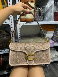 (Category: ) located in . Submitted by _prettysimplecollection (Listing ID 1461758109, Image 1). Description: .