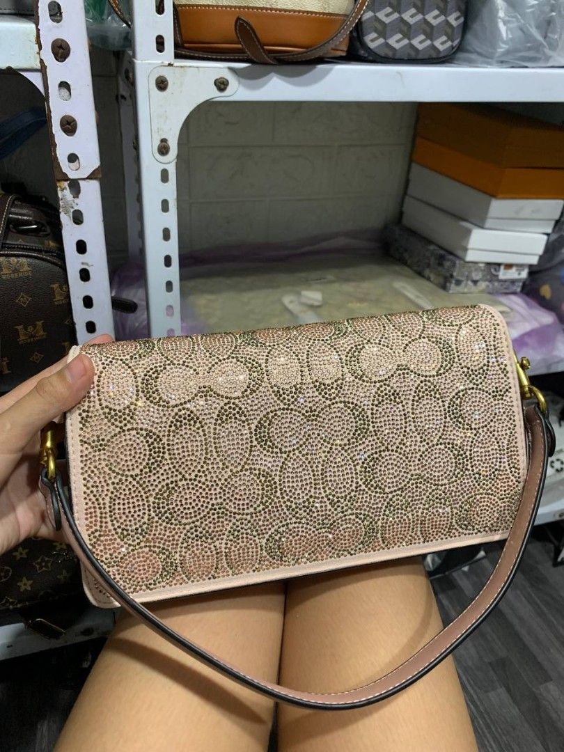 Coach Crystal Tabby (Category: Shoulder Bags) located in Valenzuela. Submitted by _prettysimplecollection (Listing ID 1461758109, Image 3). Description: .