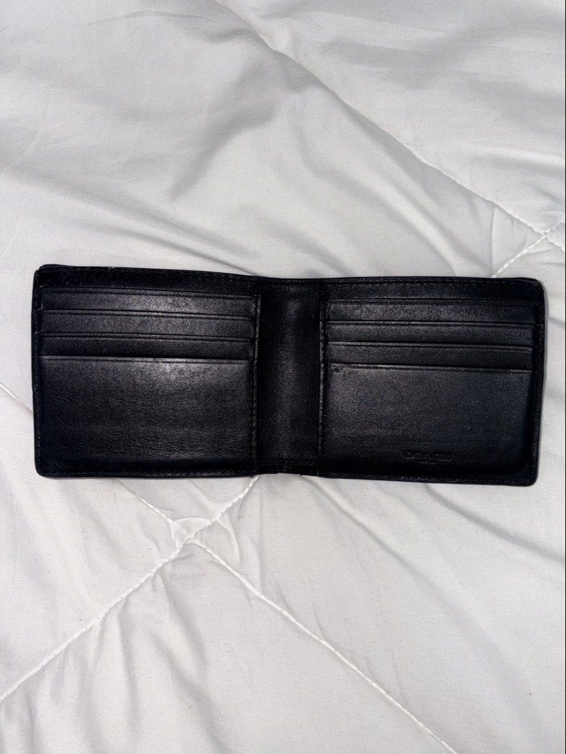 COACH Men’s Black Bifold Wallet (Category: Wallets & Card holders) located in Manila. Submitted by weararchive.mnl (Listing ID 1461747897, Image 3). Description: FIXED PRICE Preloved, good condition 🖤 • Genuine COACH • Black leather • Multiple card slots + bill compartment • Approx. 11 × 9 cm.