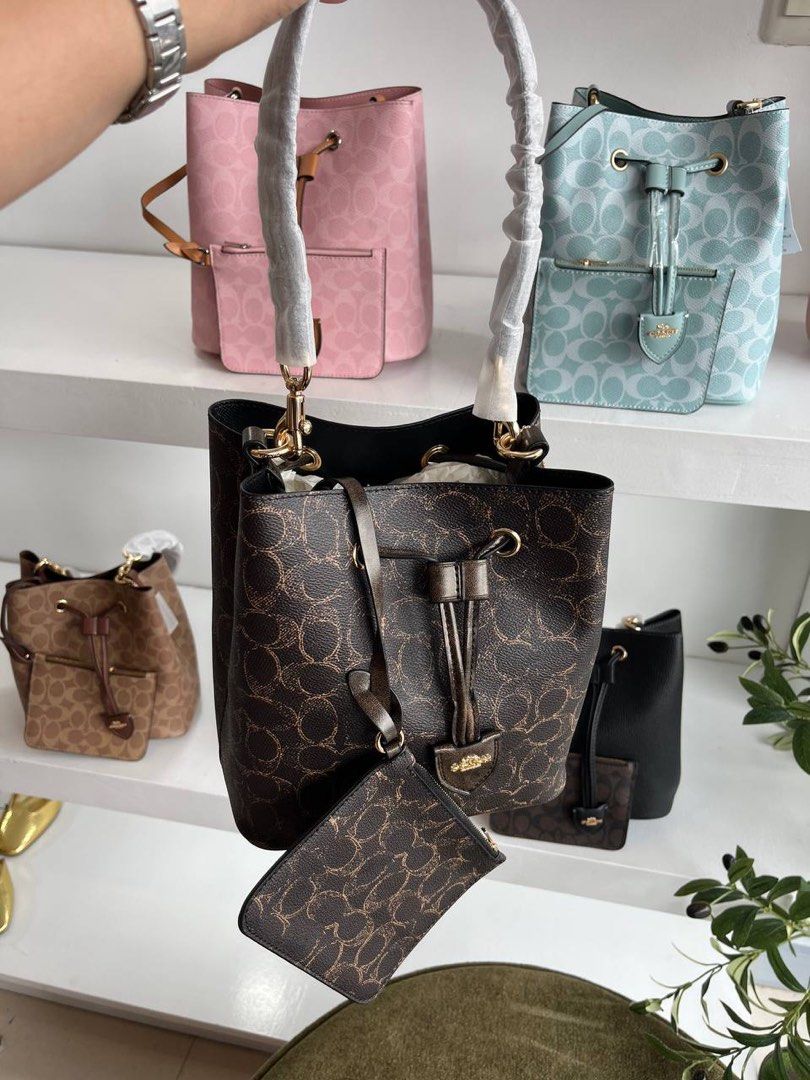 Coach Rowan Bucket (Category: Shoulder Bags) located in Binan City. Submitted by pinkykeenshop (Listing ID 1461762891, Image 1). Description: .