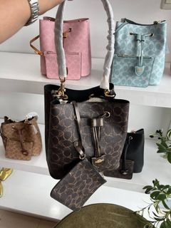 (Category: ) located in . Submitted by pinkykeenshop (Listing ID 1461762891, Image 1). Description: .