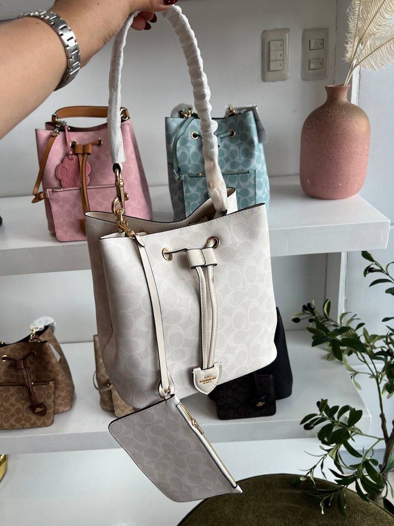 Coach Rowan Bucket (Category: Shoulder Bags) located in Binan City. Submitted by pinkykeenshop (Listing ID 1461763676, Image 1). Description: .