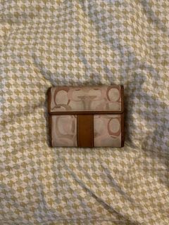 (Category: ) located in . Submitted by honeycales81780 (Listing ID 1461685618, Image 1). Description: .