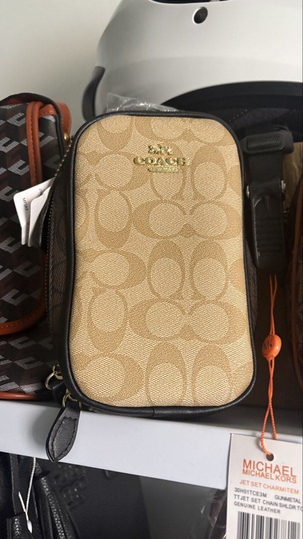 Coaching (tg) (Category: Cross-body Bags) located in Manila. Submitted by kathrinafu07589 (Listing ID 1461654170, Image 1). Description: .