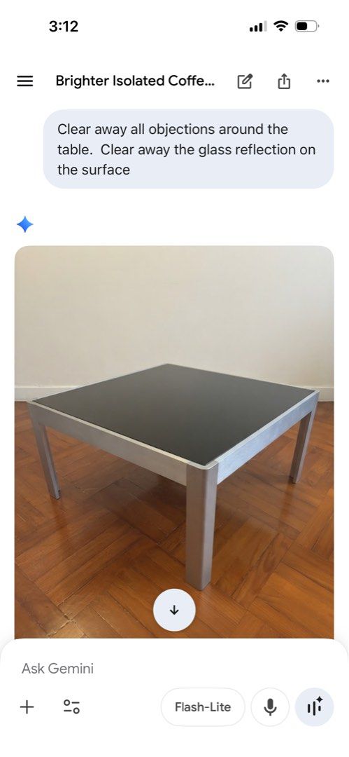 Coffee table （分類：桌子）位於 Hong Kong。 由 maysoochan 提交（商品編號 1461640561，圖片 1）。簡介： Coffee table with metal legs and black glass surface Diameter- 94cmx 94cm Arrange your own mover. 。