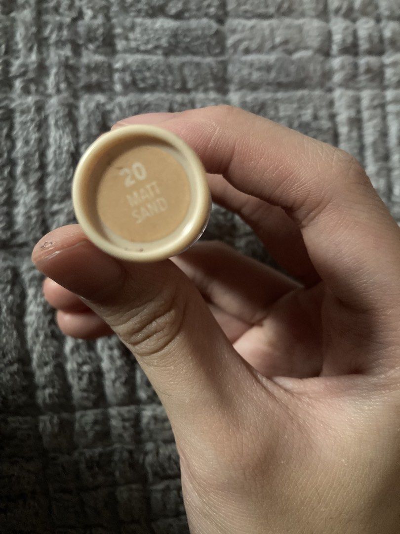 Concealer from Essence (Category: Makeup) located in Makati City. Submitted by wonderfindzs (Listing ID 1461669233, Image 2). Description: Makati.
