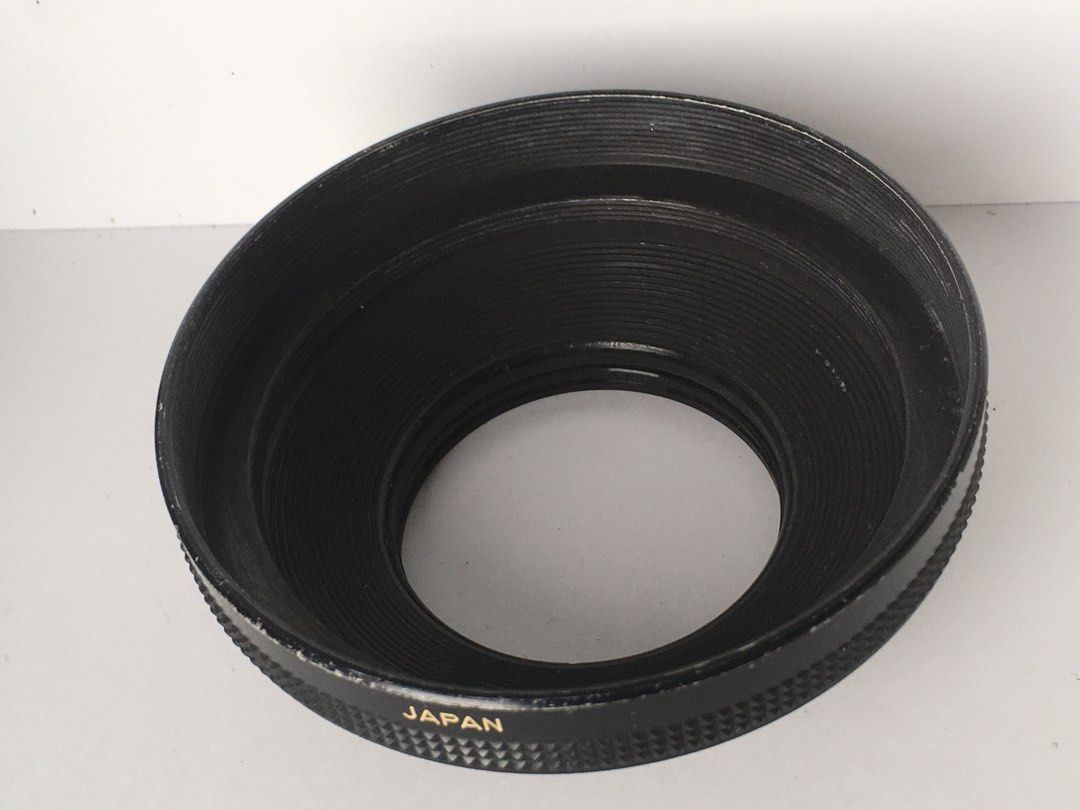 Contax metal hood with step ring (Category: Lens & Kits) located in Las Pinas. Submitted by film101 (Listing ID 1461576939, Image 2). Description: Contax metal hood plus step up ring Use for C/Y mount lens with 55mm bottom thread Contax metal hood 1 Contax 55/86 metal ring step up ring.