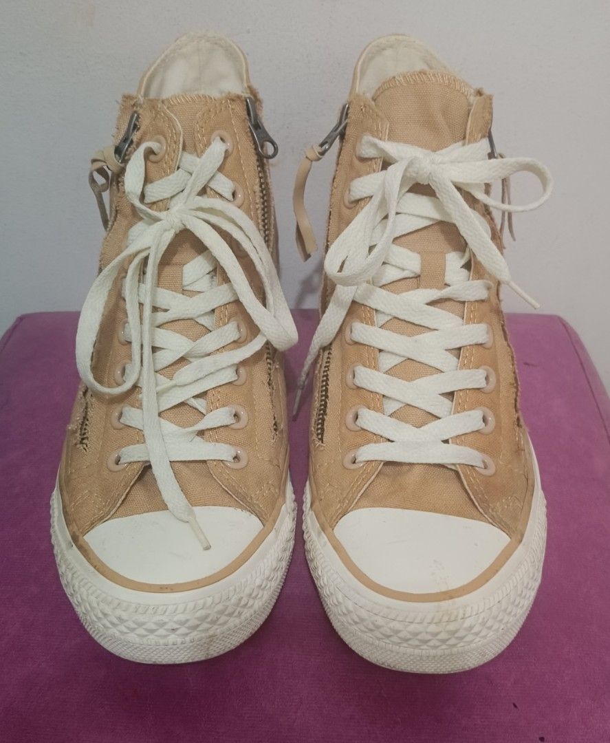 Converse Chuck Taylor High Double Zip Sneakers (Category: Sneakers) located in Davao. Submitted by roxy0404 (Listing ID 1461565427, Image 1). Description: ukay source no issue kulang lang sa laba size M 6.5 / W 8.5/ EU 39.5 smooth yong zipper nya.