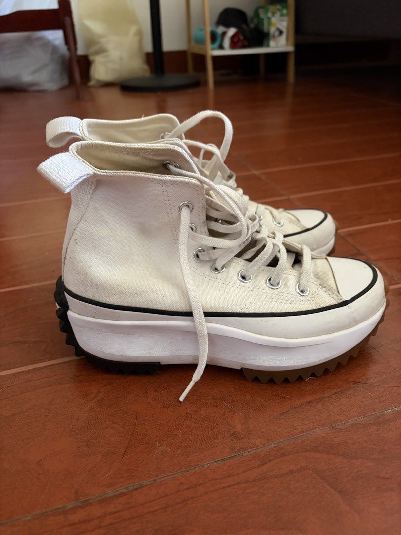 Converse Run star hike (Category: Casual Shoes) located in Manila. Submitted by kimmymanlapig (Listing ID 1461613507, Image 2). Description: -worn twice only -no affected parts sa shoes - size 6 in W.