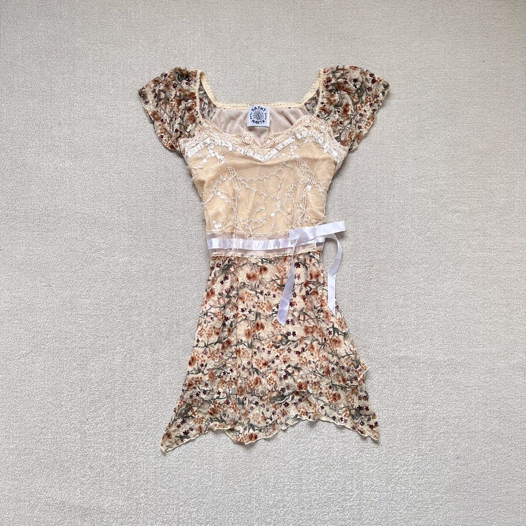 coquette babydoll sequin flowy top (Category: Blouses) located in Limay. Submitted by budolfindsrawrawr (Listing ID 1461585274, Image 1). Description: coquette babydoll sequin flowy top - fits s/m l28 b34 - in excellent condition .