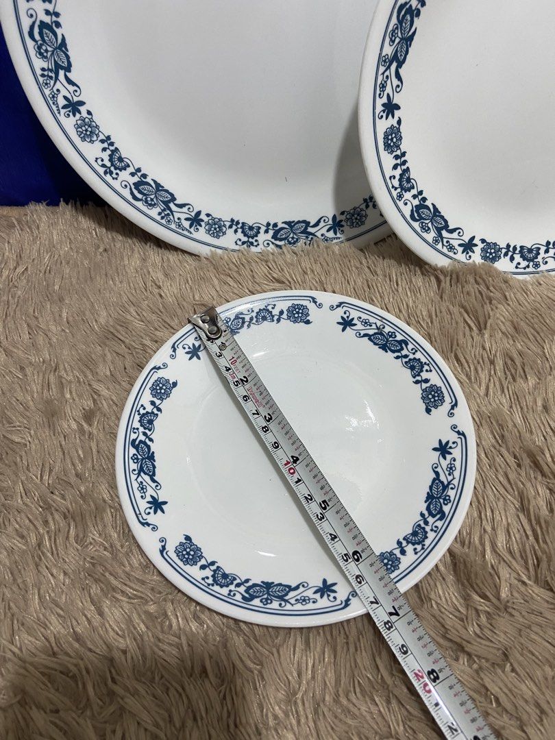 Corelle assorted sizes (old town blue) (Category: Dinnerware & Cutlery) located in Pasig City. Submitted by jie_russ (Listing ID 1461741798, Image 3). Description: corelle assorted sizes USED MADE IN USA 1 dinner plate 1 lunch plate 1 dessert plate 1rice bowl 4 pcs for ₱900.