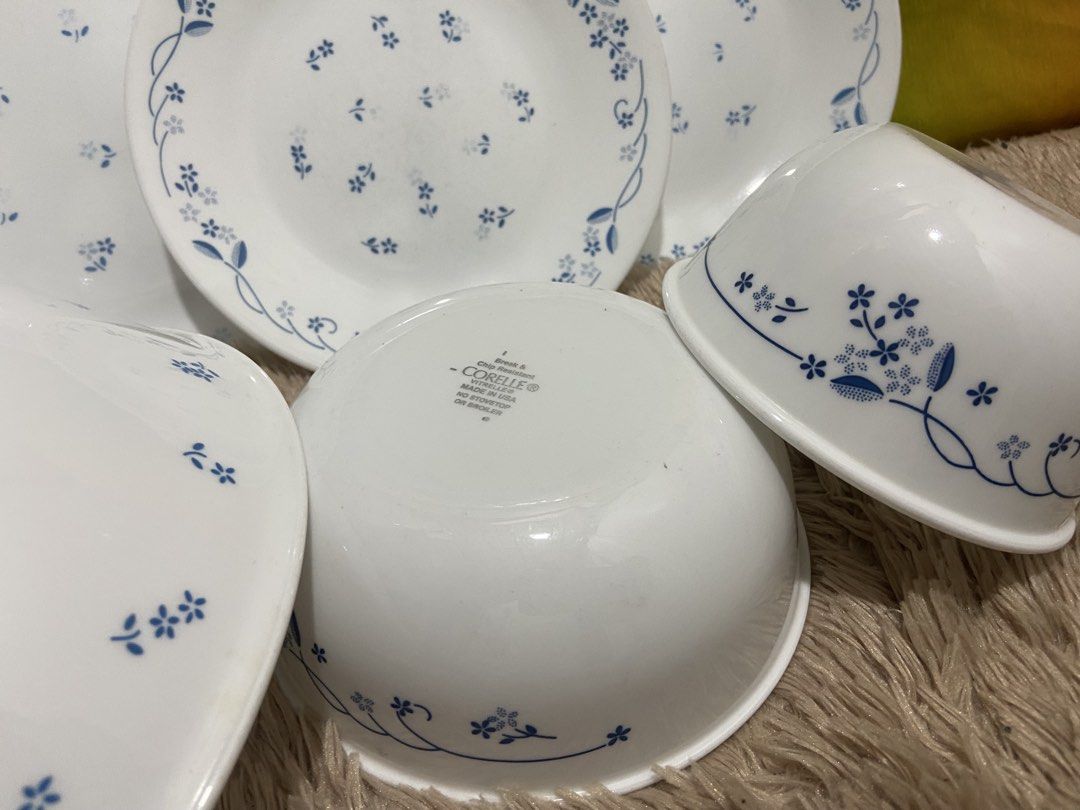 corelle assorted sizes(morning blue) (Category: Dinnerware & Cutlery) located in Pasig City. Submitted by jie_russ (Listing ID 1461737981, Image 2). Description: corelle assorted sizes USED Made in USA 1 dinner plate 1 lunch plate 2 dessert plate 1 serving bowl 1 cereal bowl 1 sm. rice bowl 7 pcs for ₱1,780.