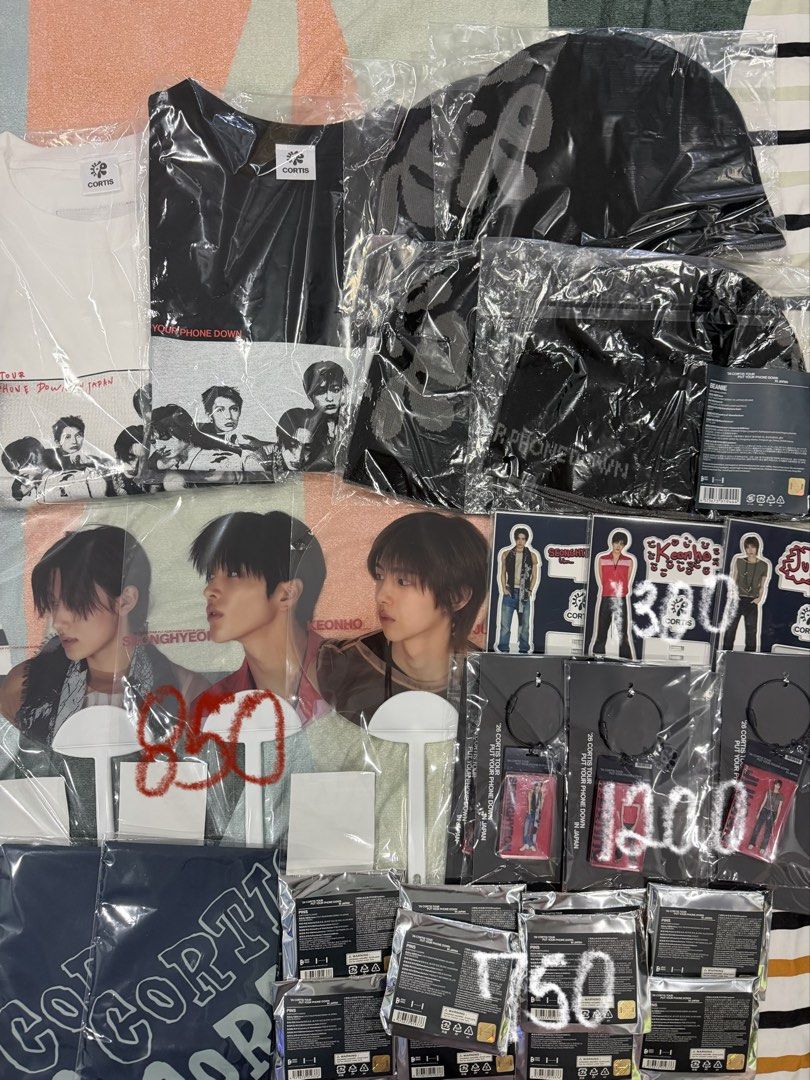 cortis put your phone down japan merchandise md (Category: Vintage Collectibles) located in Caloocan City. Submitted by dollivrn (Listing ID 1461664042, Image 1). Description: 𓏔 ₱ on pic 𓏔 x sensi & rush shipping plz 🙏 𓏔 onhand and ready to ship ❕ 𓏔 payo / 1-2 weeks dop w/ 50% nrdp 𓏔 rfs: panic bought , wrong size 𓏔 can transact on my X, @dollivrn (for proofs) 𓏔 mod: jnt or sdd only; mop: gcash or maya.