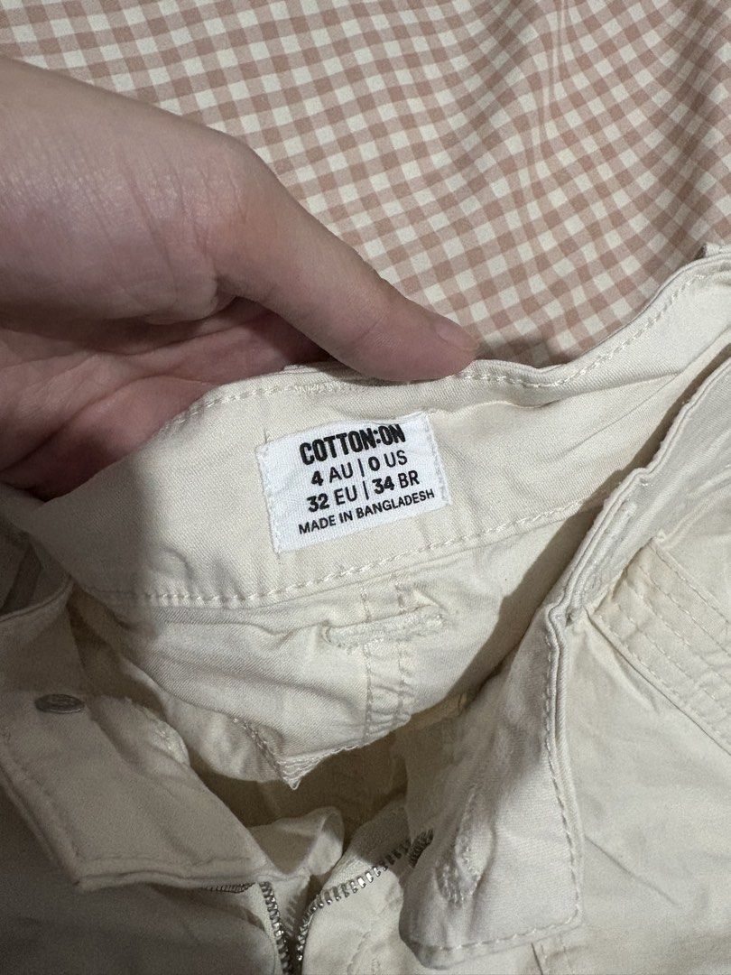 Cotton On Cargo Pants (Category: Jeans) located in Manila. Submitted by anniellecyreen (Listing ID 1461654450, Image 2). Description: cotton on cargo pants good as new used 2x or 3x only .