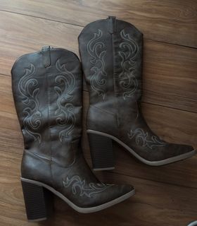 (Category: ) located in . Submitted by jo.fufu (Listing ID 1461659664, Image 1). Description: .