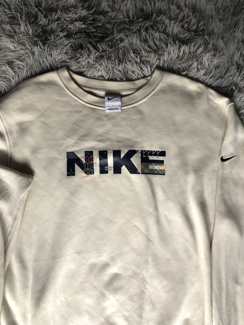 Cream Standard Sweatshirt Nike (Category: Coats, Jackets and Outerwear) located in Bacoor. Submitted by thrift2dy (Listing ID 1461772944, Image 3). Description: Dimes : Width 22 Length 27 ⚫️ No Issue ⚫️Best Fit large to xl ⚫️Large On Tag ₱950💵 PM FOR MORE DETAILS!.