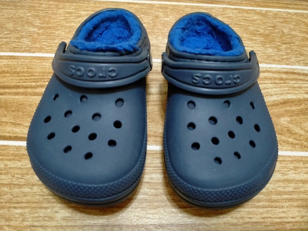 CROCS WOOL KIDS SLIDE (Category: Babies & Kids Fashion) located in Cabuyao City. Submitted by Bike_Clothing10 (Listing ID 1461603793, Image 2). Description: READ FIRST... FOR SALE: CROCS WOOL KIDS SLIDE Excellent Condition Looks New Size 9c Legit PRICE: 1K + SF PICK UP OR SHIPPING ONLY LOCATION: Cabuyao Laguna -NO COD/COP- PM FOR INQUIRIES...