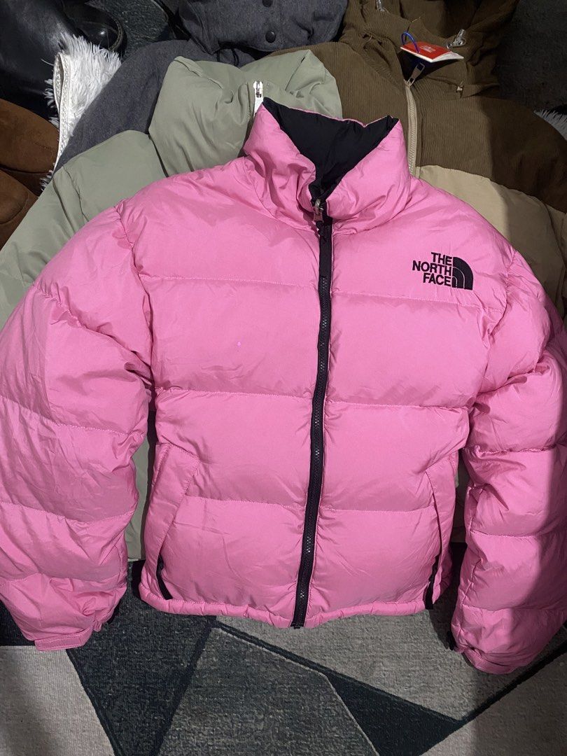 Crop tnf puffer (Category: Coats, Jackets and Outerwear) located in Baguio. Submitted by jelaitrift (Listing ID 1461764699, Image 1). Description: Xs on tag best fit s-medium .