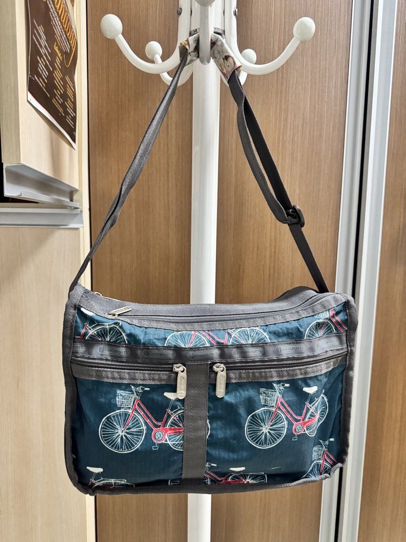 Cross body bag (Category: Cross-body Bags) located in Bacoor. Submitted by _ibyangf (Listing ID 1461795753, Image 1). Description: Bought in Korea Durable material Great for everyday use J&T delivery Gcash/Maya payment.