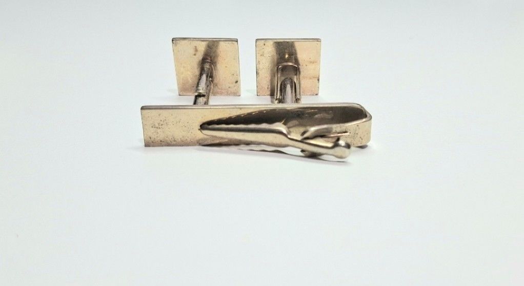Cufflinks and Tie Clip Set (Category: Cuff Links) located in Makati City. Submitted by archaic532shop (Listing ID 1461731716, Image 2). Description: IMPORTANT NOTES: • Clients with OFFERS will be prioritized. • Selling in “As Is “condition (no warranty or guarantees) Accept all flaws before and after purchase. No returns. No exchange of items. • All items are pre-owned unless declared New • Conversation regarding OFFERS will be entertained once a