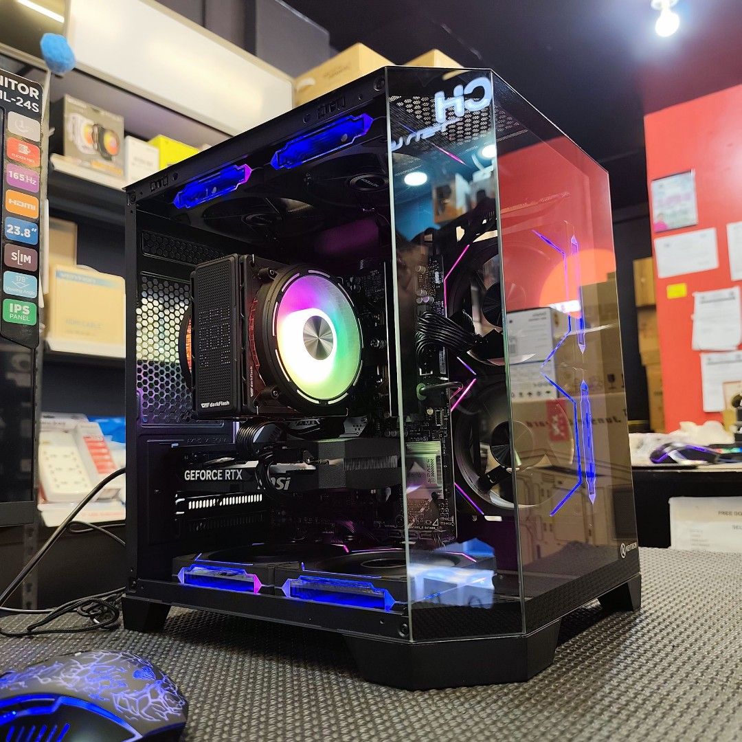 Custom Gaming PC - RTX 3070, RGB Lighting (Category: Desktops) located in Caloocan City. Submitted by kentsalvador31 (Listing ID 1461736896, Image 2). Description: RYZEN 7 7700 | Keytech Robin Scene Case | RTX 5050 8GB | 32GB DDR5 RAM | 500GB NVME SSD | 23.8" 100HZ MONITOR | KB & MOUSE COMBO Go Gadgets - Kawit Cavite 💬 Message us now for full specs & recommendations! 🖥️ We offer: ✔ Gaming PC Builds ✔ Work / Office PC Builds ✔ Editing / Producti