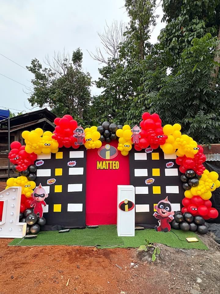 customised backdrop (Category: Occasions & Party Supplies) located in Singapore. Submitted by cocomarjor33910 (Listing ID 1461783069, Image 3). Description: We customise it according to your preferences..
