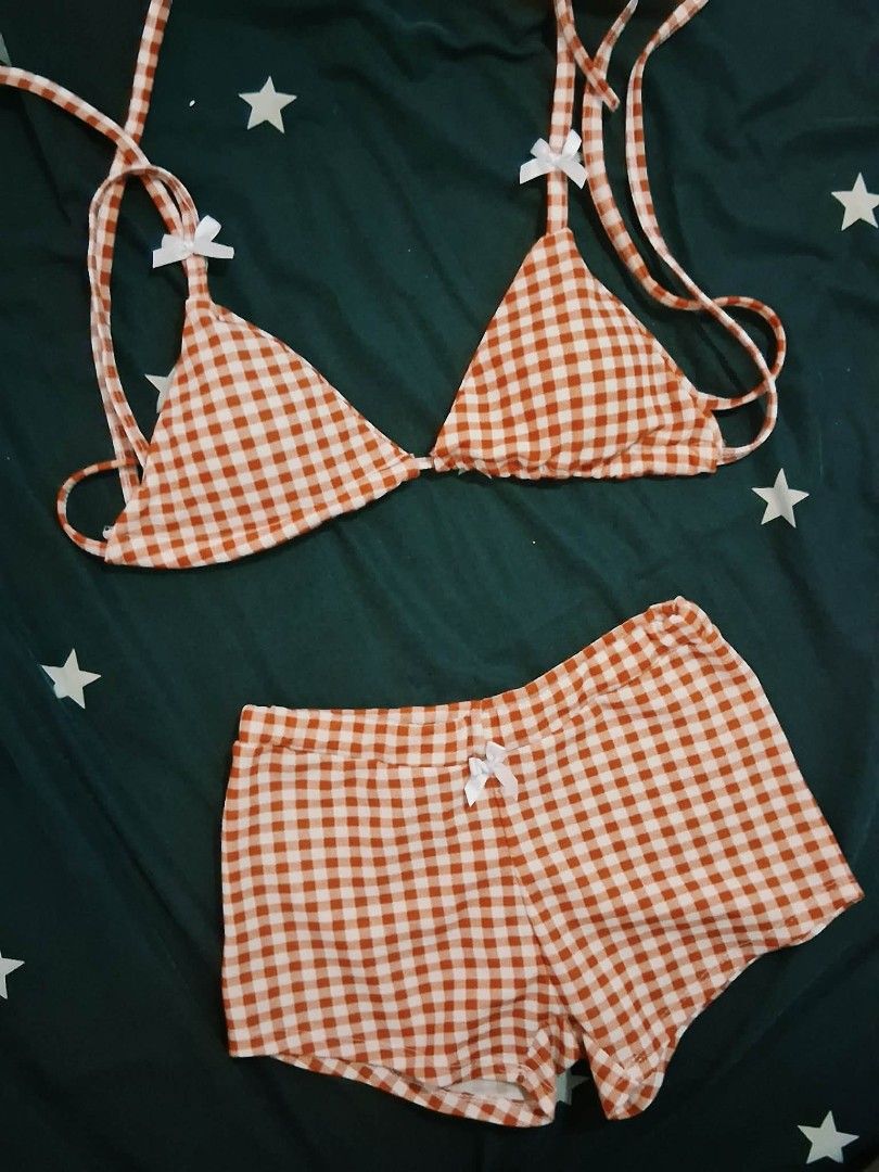Bra Top & Shorts (Category: Undergarments & Loungewear) located in Manila. Submitted by luckyrabbit.6c9d22 (Listing ID 1461562910, Image 1). Description: Patterned 2-piece Padded Swimwear (Medium) ₽ 100 Used twice..