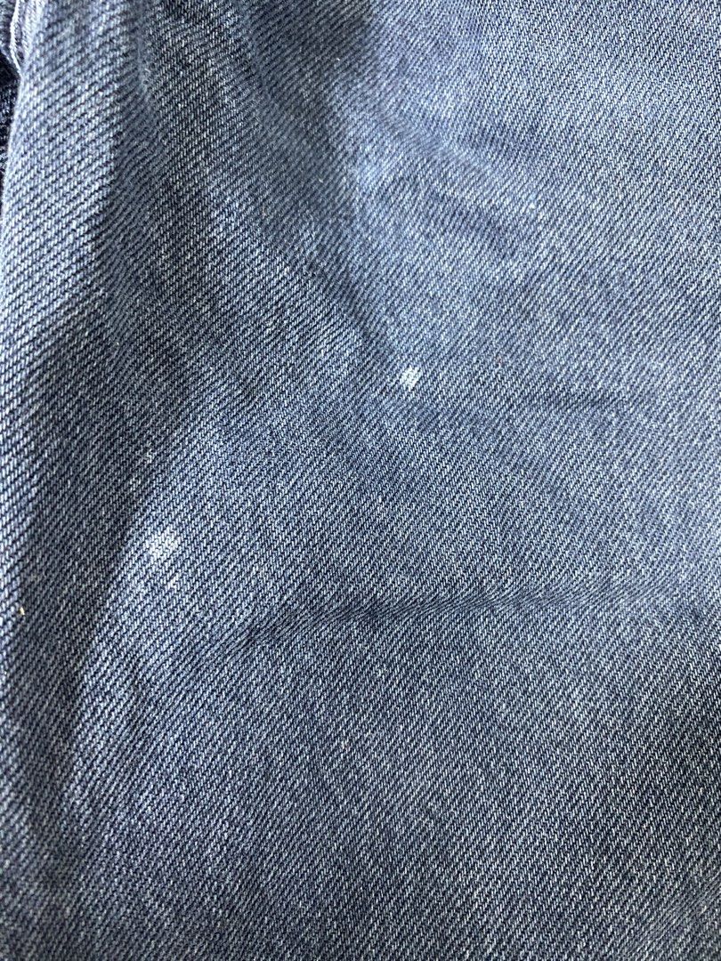 Dark Blue Capri Jeans Straight Cut (Category: Jeans) located in Manila. Submitted by booksandstuffmnl (Listing ID 1461750703, Image 3). Description: ♡ all items are preloved, please manage your expectations ♡ description: - flaws: bleach stain, damaged back patch, loose threads (tastas) on the inside and belt hole - unsure if legit levi's - price is negotiable! sizing details - waist width: 30 in - overall length: 22 in note: - all items are prel