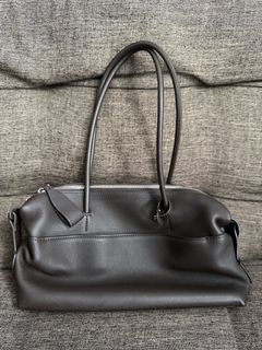 (Category: ) located in . Submitted by preloved_bycarla (Listing ID 1461610672, Image 1). Description: .