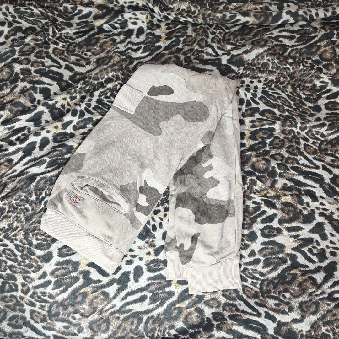 D!ckies Jogger pants size 28 🔥 (Category: Joggers) located in Cavite. Submitted by brand_ow (Listing ID 1461578165, Image 1). Description: .