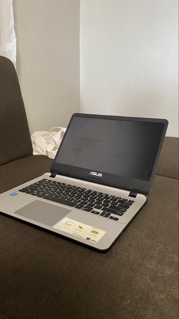 DEFECTIVE ASUS Laptop X407M (Category: Laptops & Notebooks) located in Manila. Submitted by zenearth-b9b107 (Listing ID 1461648816, Image 3). Description: need lang po pang allowance Location : Santa Cruz, Laguna Issue : Motherboard Inclusion : Charger niya j&t .