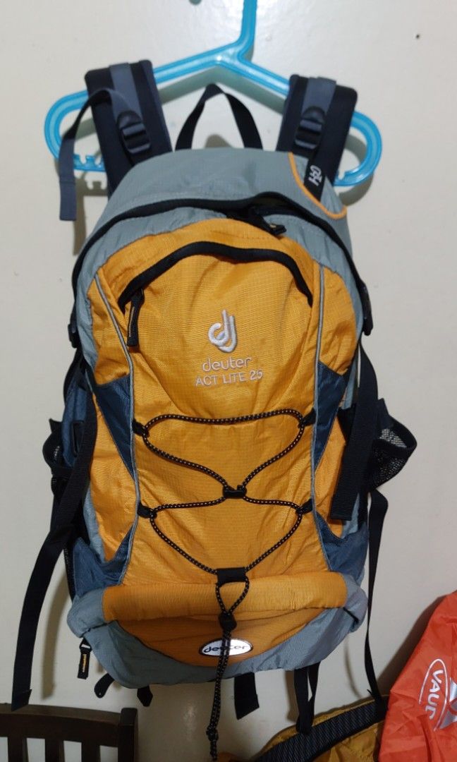 Deuter Arclite 28L (Category: Backpacks) located in Manila. Submitted by bien_greatgoods (Listing ID 1461622933, Image 1). Description: .